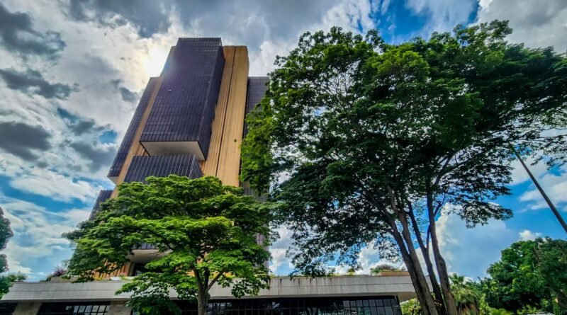 Ata do Copom indica Selic a 15%